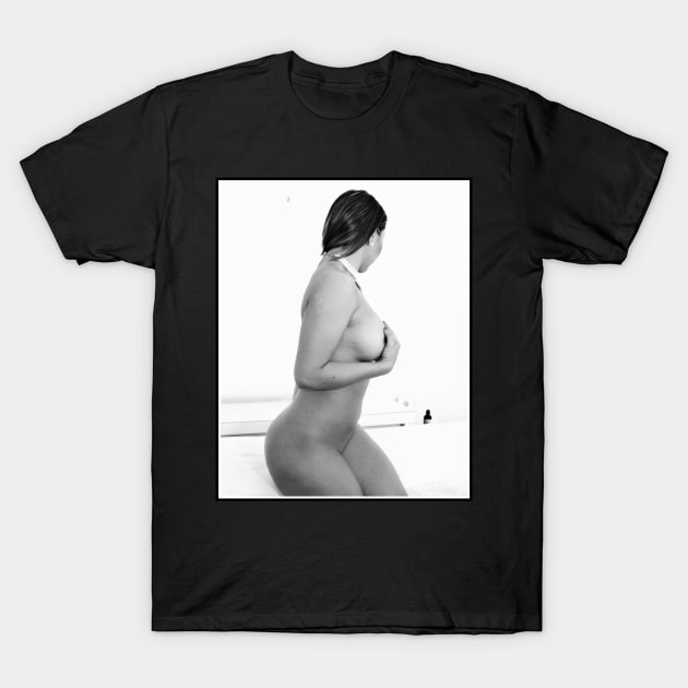 Sexy Girl Graphics Tee "Black and White Curvy PinUp Girl" T-Shirt by JammyPants